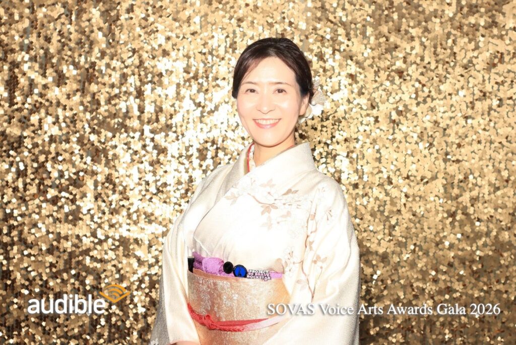 日本語ナレーター 山崎奈津子の写真。CM・企業VP・オーディオブック担当、SOVAS国際ボイスアーツアワード受賞